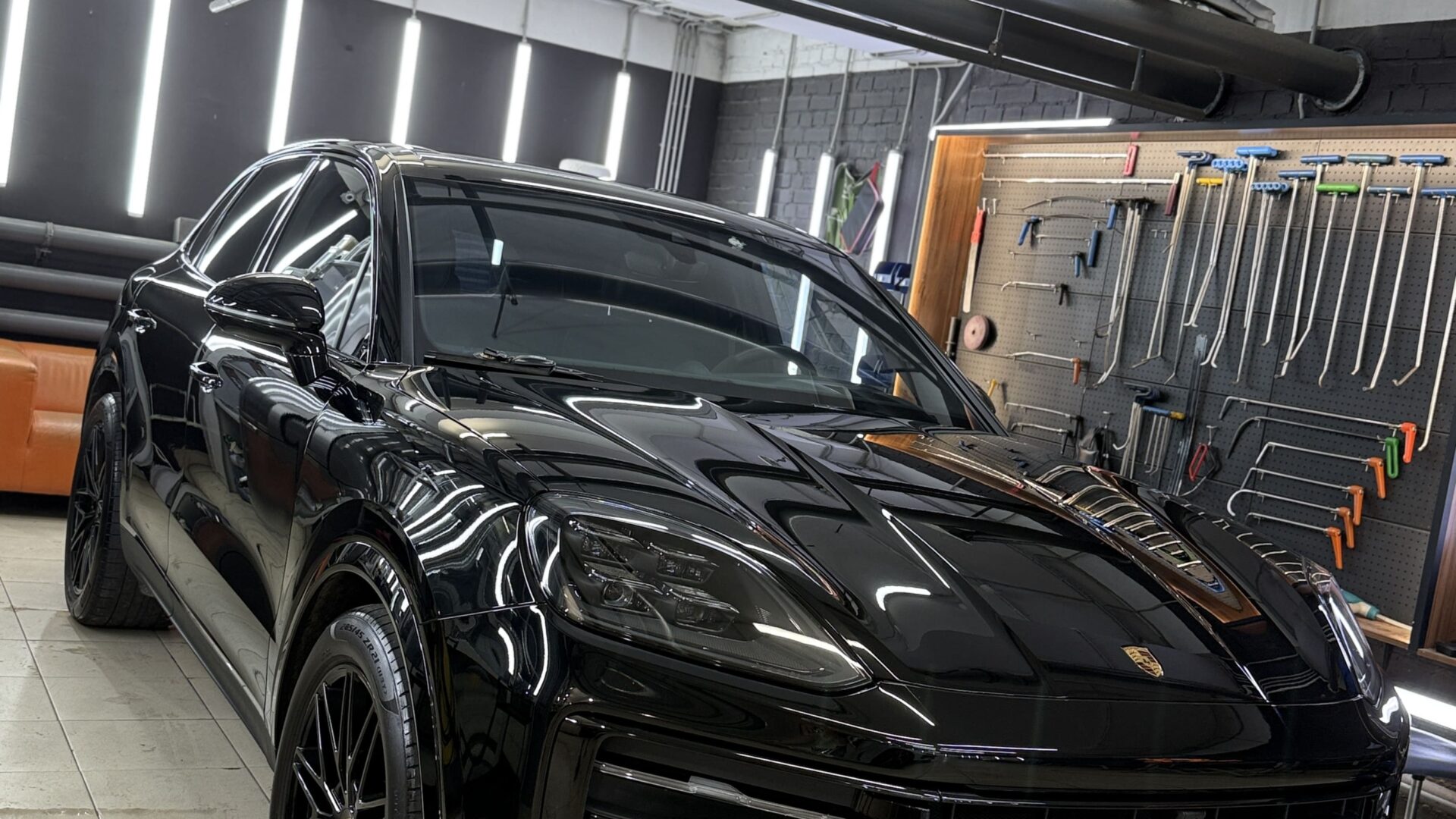 Бронь лобового стекла Porsche Cayenne — плёнка NAR Windshield | ProTint СПб
