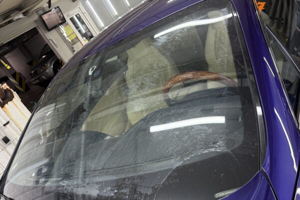 Бронь лобового стекла, полировка, керамика Bentley Continental — плёнка NAR Windshield, GlissPro Platinum — Оклейка лобовых стёкол, фото 4 | ProTint СПб