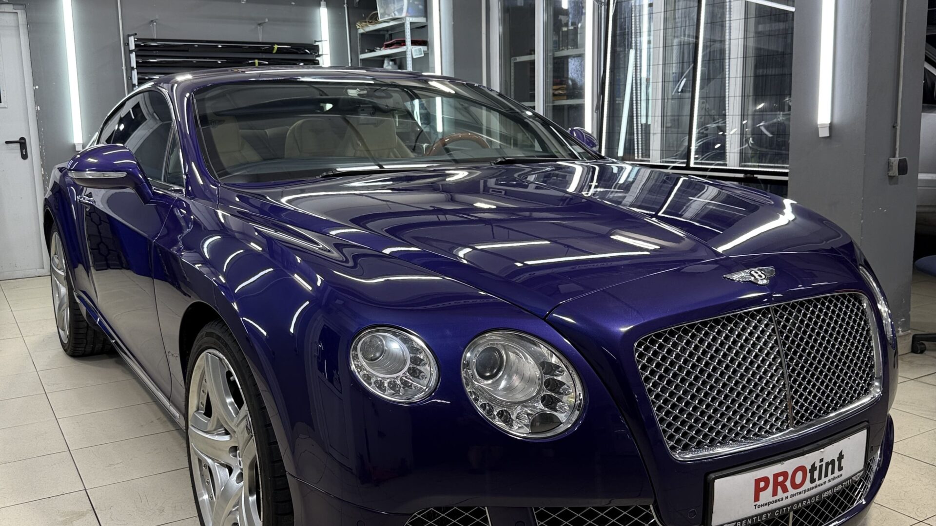 Бронь лобового стекла, полировка, керамика Bentley Continental — плёнка NAR Windshield, GlissPro Platinum — Оклейка лобовых стёкол | ProTint СПб