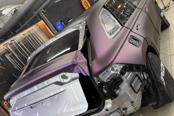 Оклейка PPF Geely Monjaro — плёнка FirePPF, NAR Windshield, Oracal — Оклейка кузова полиуретановой пленкой, фото 9 | ProTint СПб