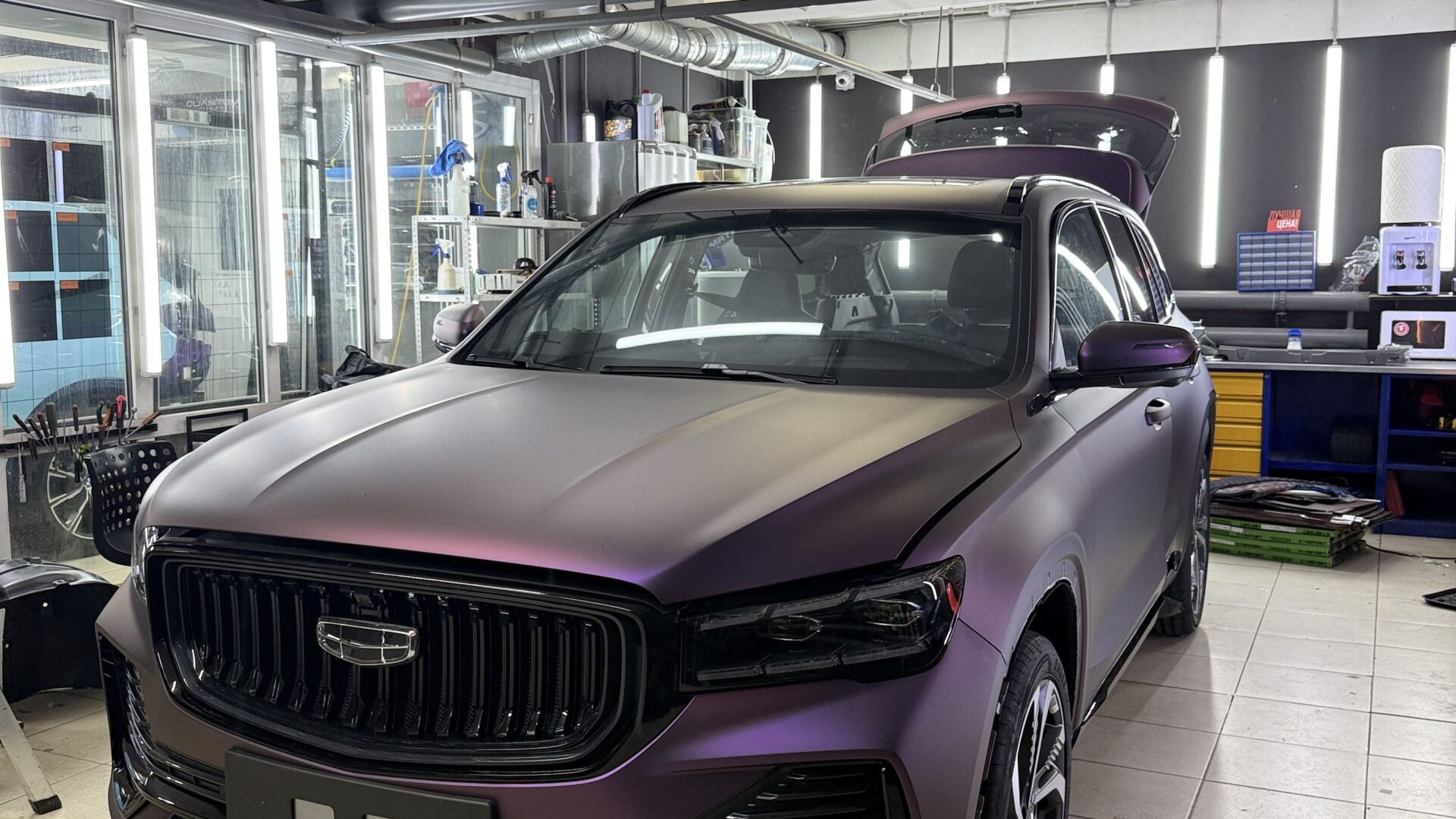 Оклейка PPF Geely Monjaro — плёнка FirePPF, NAR Windshield, Oracal — Оклейка кузова полиуретановой пленкой | ProTint СПб