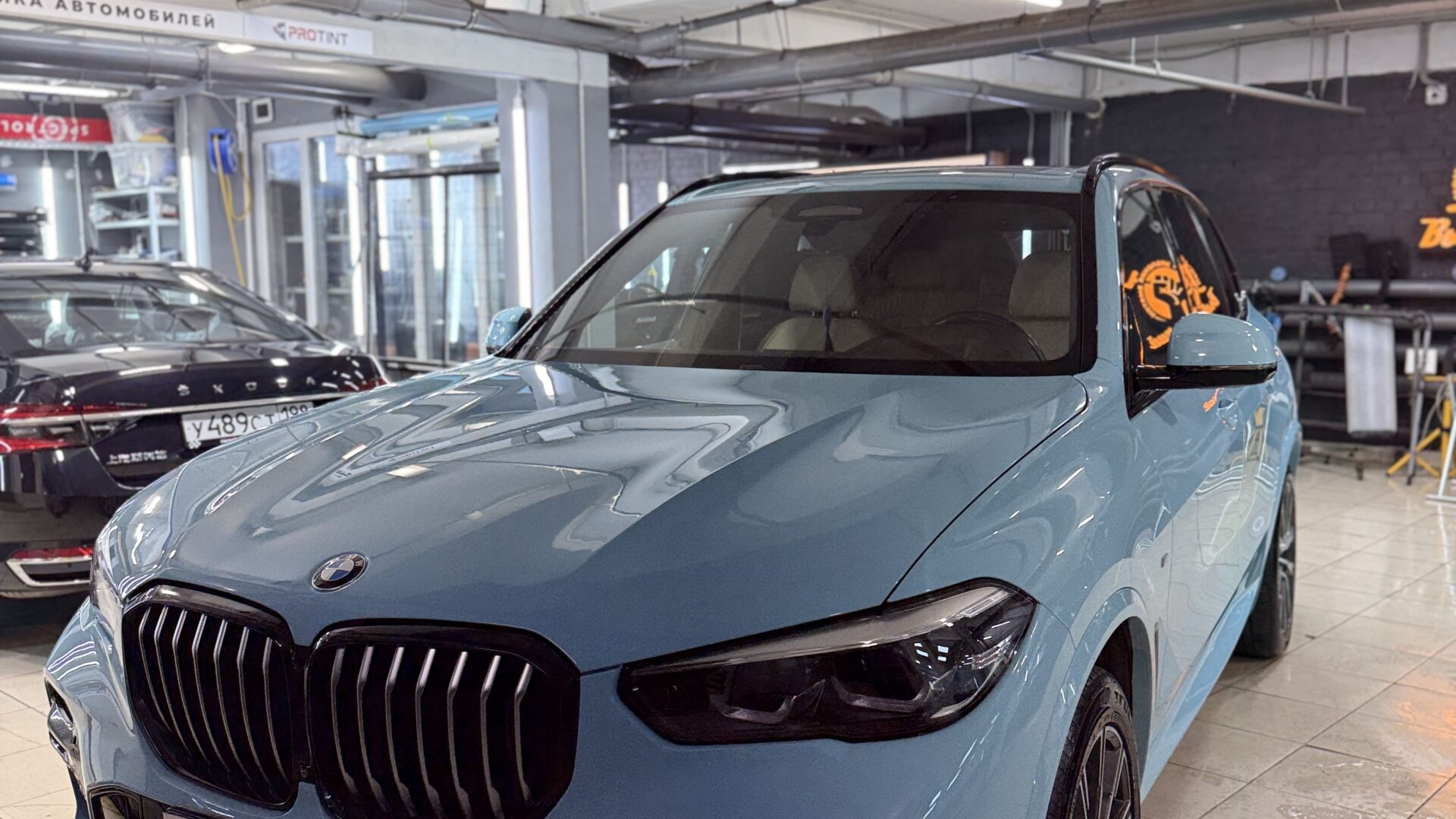 Оклейка цветным PPF BMW X5 G05 — плёнка Polycol — Оклейка кузова полиуретановой пленкой | ProTint СПб