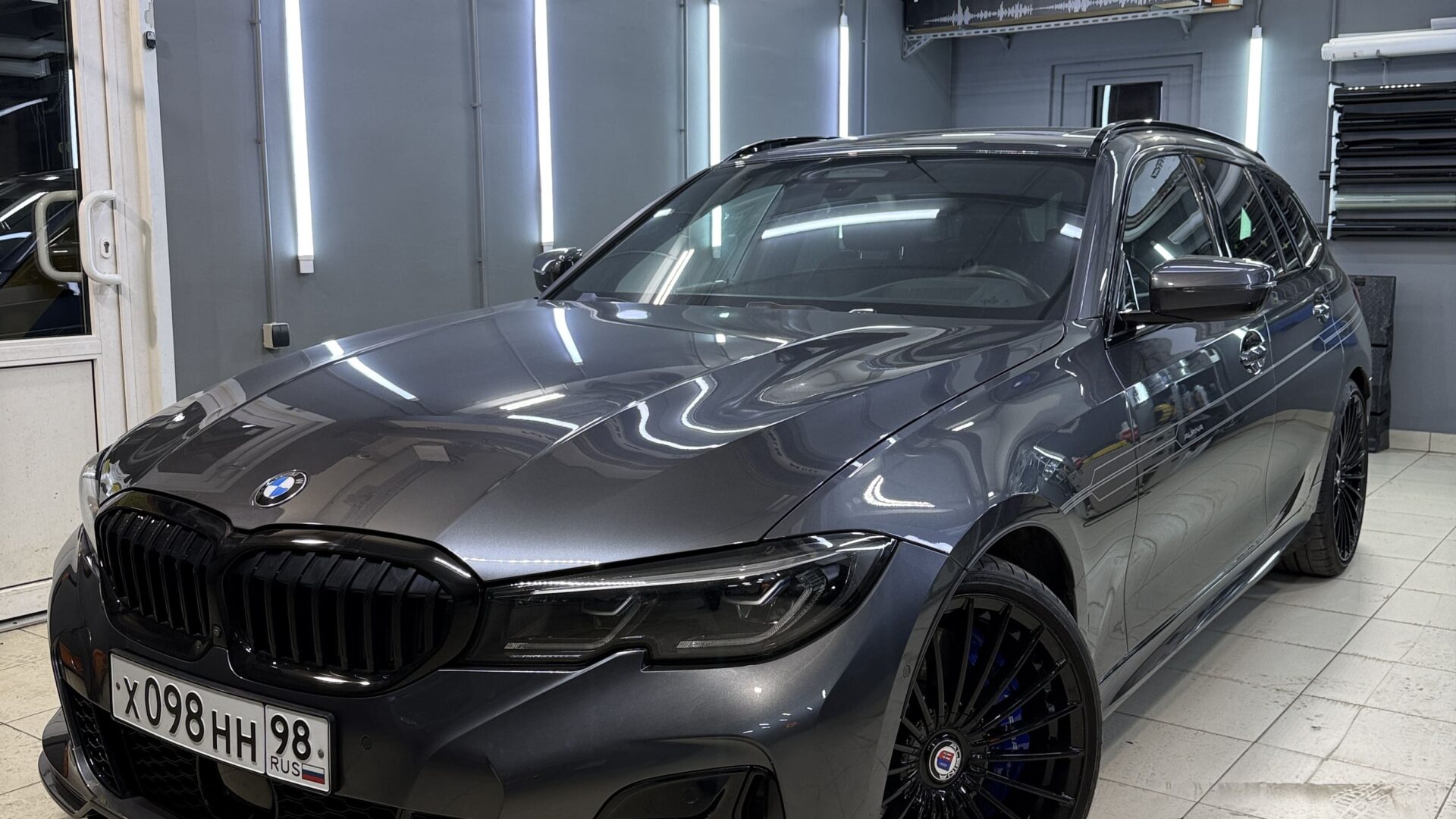 Оклейка кузова и стекла BMW ALPINA B3 Touring 359 — плёнка NAR Premium 210 — Оклейка кузова полиуретановой пленкой | ProTint СПб