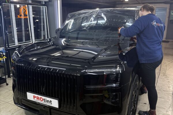 Оклейка лобового стекла Zeekr 9X — плёнка NAR Windshield — Оклейка кузова полиуретановой пленкой, фото 7 | ProTint СПб