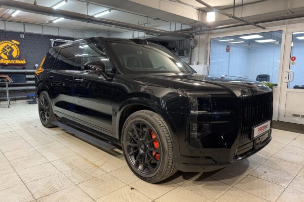 Оклейка лобового стекла Zeekr 9X | ProTint СПб