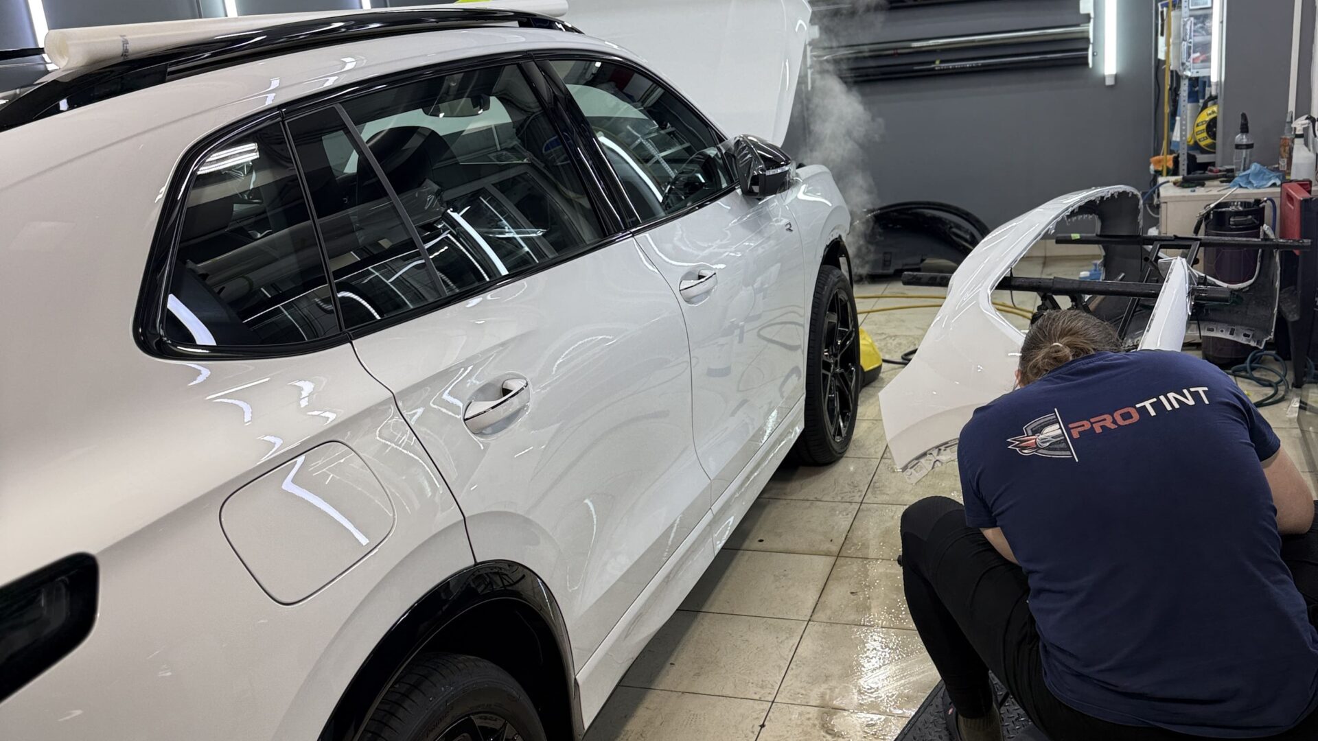 Оклейка Volkswagen Tiguan — плёнка NAR Premium 210 — Оклейка кузова полиуретановой пленкой | ProTint СПб