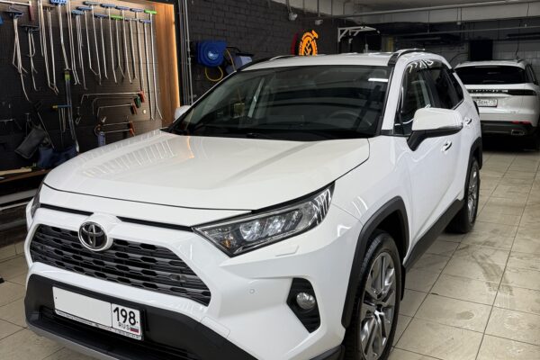 Оклейка в цветной полиуретан и шумоизоляция салона Toyota RAV4 — плёнка FirePPF и ComfortMat, фото 18 | ProTint СПб