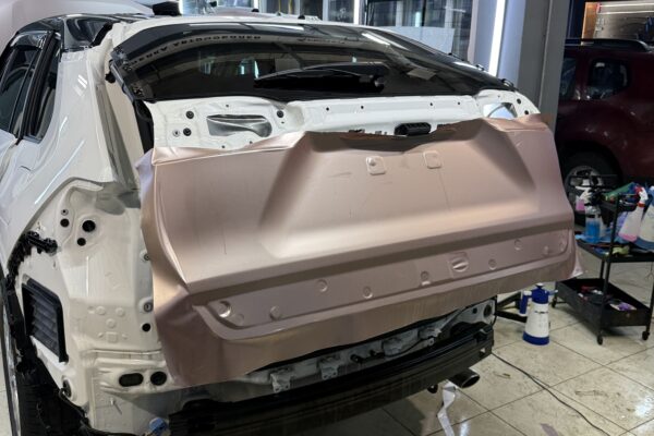 Оклейка в цветной полиуретан и шумоизоляция салона Toyota RAV4 — плёнка FirePPF и ComfortMat, фото 21 | ProTint СПб