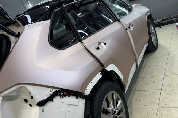 Оклейка в цветной полиуретан и шумоизоляция салона Toyota RAV4 — плёнка FirePPF и ComfortMat, фото 26 | ProTint СПб