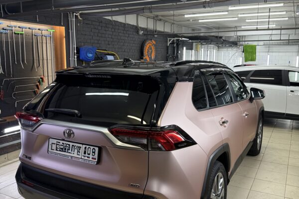 Оклейка в цветной полиуретан и шумоизоляция салона Toyota RAV4 — плёнка FirePPF и ComfortMat, фото 29 | ProTint СПб