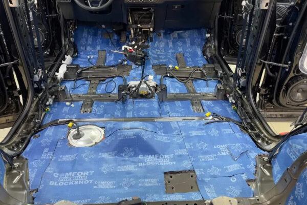Оклейка, окраска, шумоизоляция Honda CRV — плёнка IQprotect 210, ComfortMat — Оклейка кузова полиуретановой пленкой, фото 5 | ProTint СПб