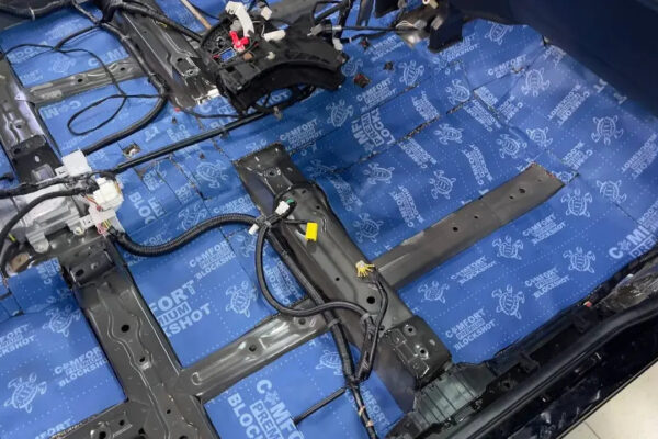 Оклейка, окраска, шумоизоляция Honda CRV — плёнка IQprotect 210, ComfortMat — Оклейка кузова полиуретановой пленкой, фото 16 | ProTint СПб